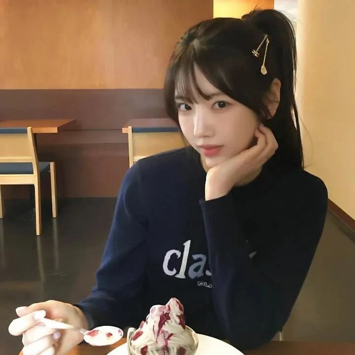 出水红莲